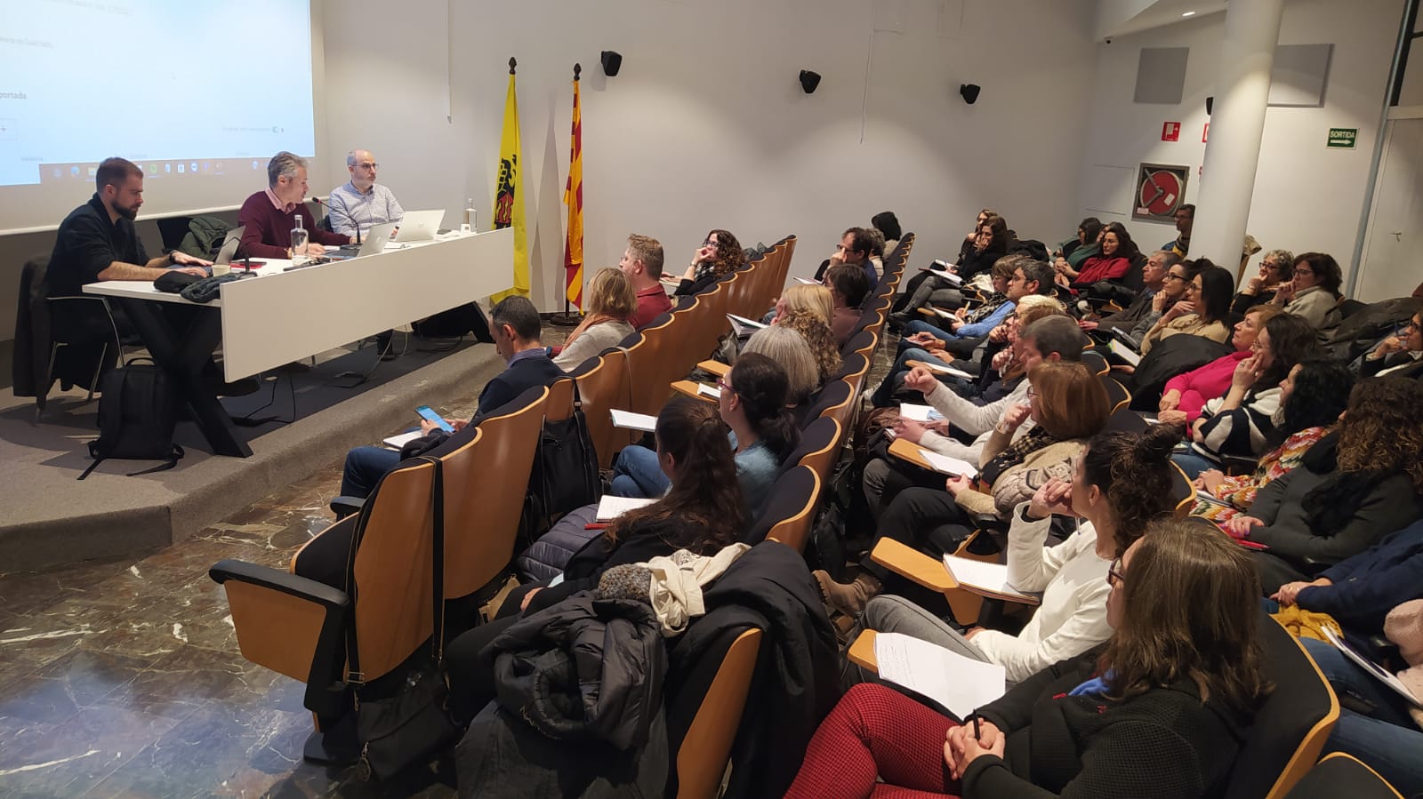People attending the case manager's presentation session at Pallars Jussà
