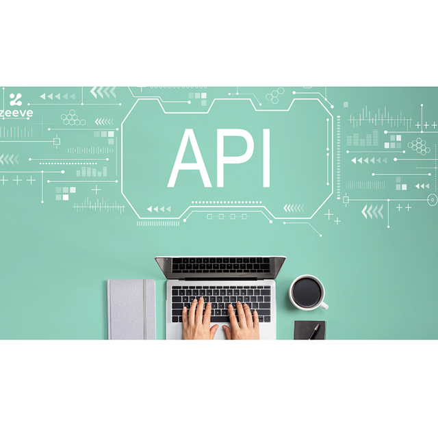 Manos a un teclado con la palabra API