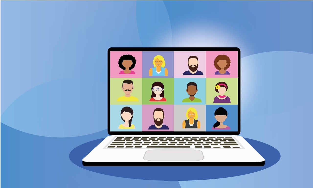 Pantalla d'ordinador amb una il·lustració dels assistents a una sessió virtual.